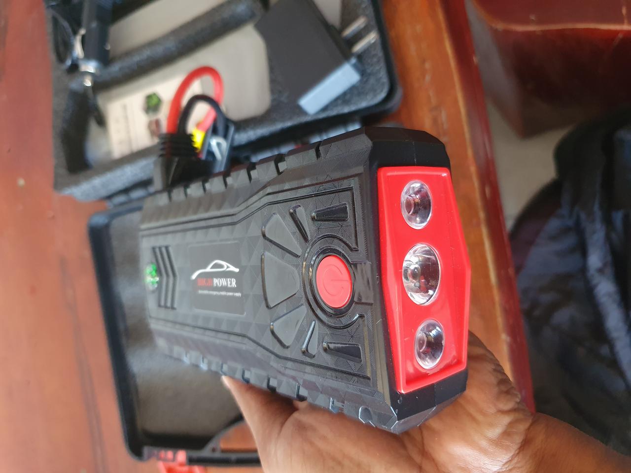 Powerbank / អាគុយ គូវឡាន កូវឡាន Car Jump Starter 12v កំលាំង 32000mAh